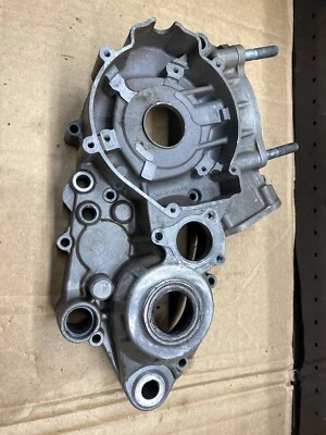 2000 2001 2002 Ktm 250 300 380 Sx Exc Mxc Left Engine Crankcase Case 00 01 02 - Image 1 of 4