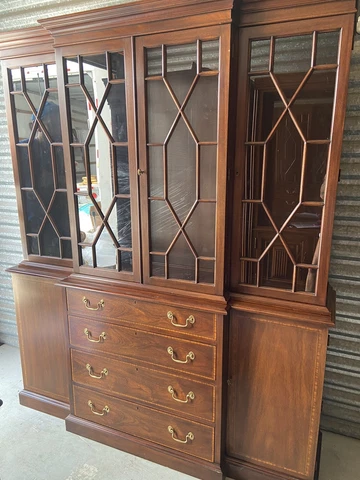 Henkel Harris Georgian Carved Mahogany Lighted Breakfront Bookcase Cabinet Cover