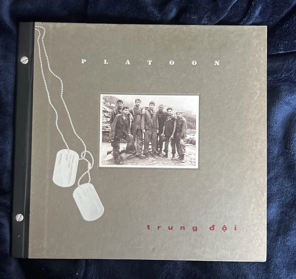 Platoon-Laserdisc-trung doi-VERY RARE Pioneer Special Edition Set!-Script!-Book! Foto 1 de 4