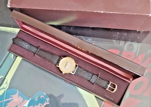 Reloj Ultradelgado Vintage Disneyland Bradley 30º Año Conmemorativo Tono Dorado - Imagen 1 de 16