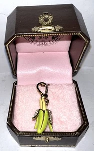 Juicy Couture Charm Pave Banane OVP Anhänger Box YJRU2546 - ein Stein fehlt - Bild 1 von 3