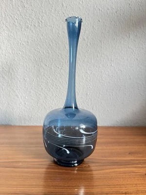 Vintage Glas Vase- mundgeblasen- Rauchblau, Fadendekor, Halsvase, Handarbeit *** - Bild 1 von 4