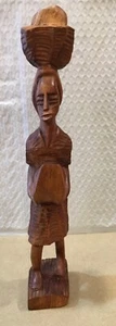 Estatua haitiana de mujer al mercado con cesta en la cabeza - Imagen 1 de 5