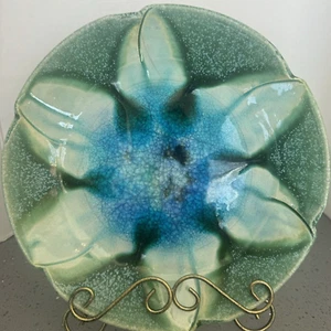 Kristallisierte Keramik Kunst Teller signiert blaue & grüne Blume 11,25"D wunderschön! S572 - Bild 1 von 6