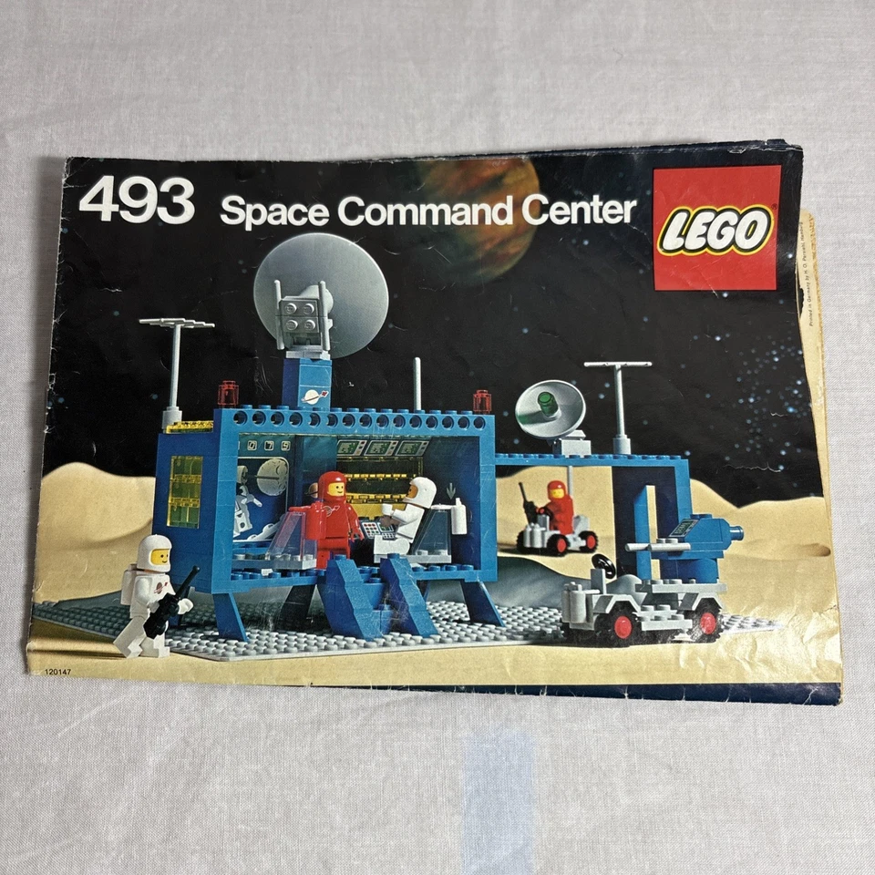 Lego Classic Space 493 Space Command Center - 100% Complete w/ Manual & Minifigs - Image 1 of 4