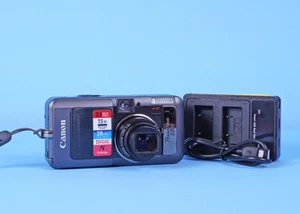 Canon PowerShot S70 Digital Camera: 7.2MP, 3.6x Zoom, Charger & 512MB Card - Picture 1 of 11