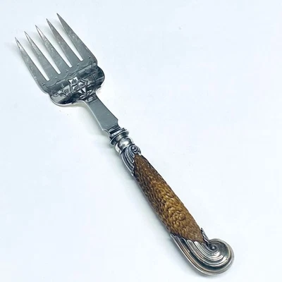 Antiguo tenedor inglés para servir pescado, mango de asta de Harrison Brothers & Howson Foto 1 de 4