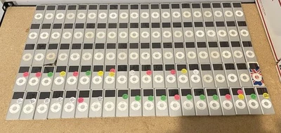 AS IS Lot of 100x Apple iPod nano 2nd Generation (2GB/4GB) FOR PARTS/REPAIR - Image 1 of 4