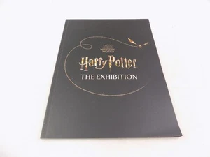 Like New Wizarding World Harry Potter The Exhibition Softcover Book - Foto 1 di 1