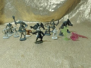 Large Lot Reaper Miniatures, (17) Pieces Figures Partially Painted READ - Picture 1 of 24