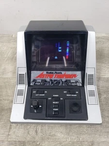 *VER VIDEO* RadioShack Astro Thunder Arcade Espacio Shooter Juego Electrónico Años 80 - Imagen 1 de 24