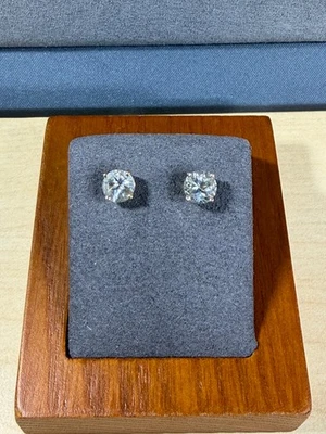 Vintage 14K Yellow Gold Round Cut Small Aquamarine Basket Stud Earrings 6mm - Image 1 of 4