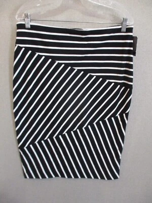 Mossimo Striped Skirt Size Large Stretch Knit Pencil NWT - Image 1 of 4