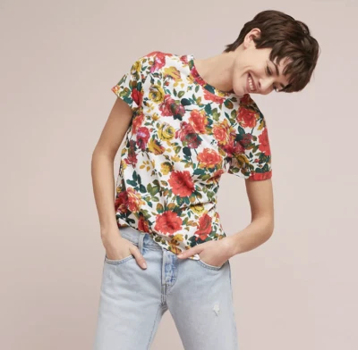 Camiseta Meadow Rue de Anthropologie Estampada Floral Manga Corta Talla S Foto 1 de 4