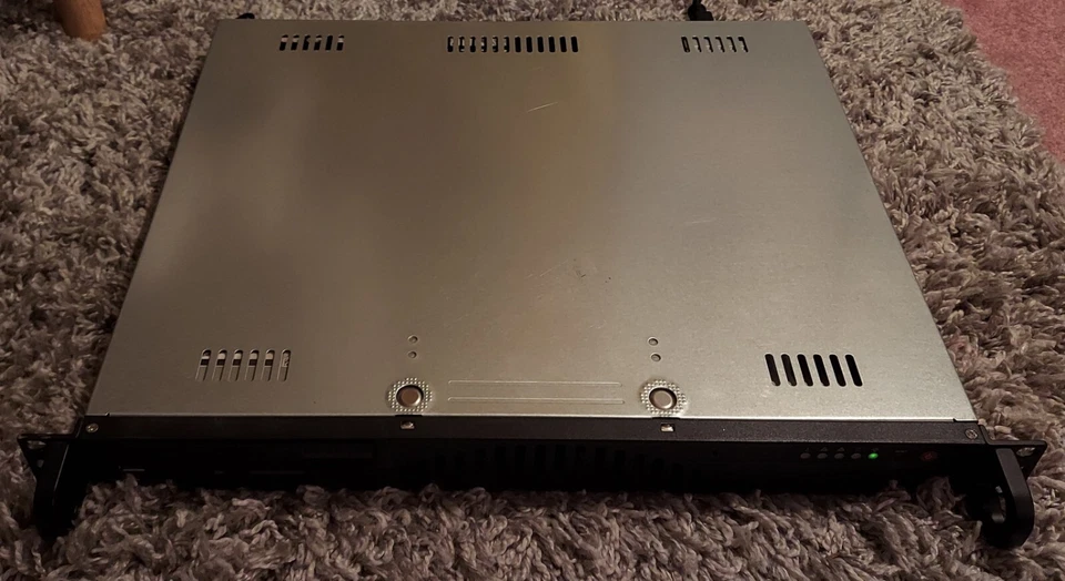 SUPER MICRO SUPERSERVER 5013G-M SERVER 512MB RAM 120GB HARD DRIVE - Image 1 of 4