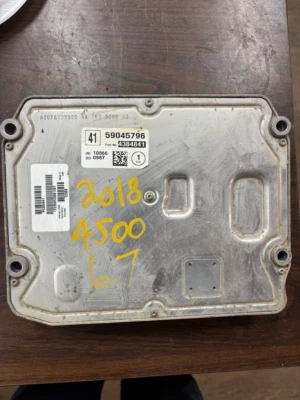 Dodge Ram 4500 2018. Módulo de computadora con motor diésel Cummins de 6,7 L Foto 1 de 4