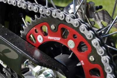 Piñón trasero rojo Stealth compatible con gas-gas EC350F 2021 2022 2023 Foto 1 de 4