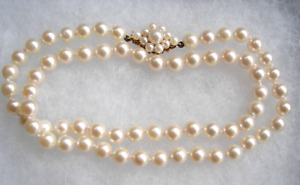 Stunning cultured Pearl necklace with 9ct Gold clasp excellent condition