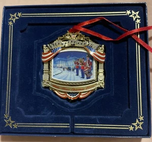 White House Historical Association 2010 Christmas Ornament in Box w Booklet - Picture 1 of 6