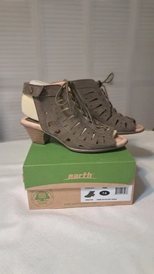 EARTH Kristen Women's 7 Green Lace Up Nubuck Leather Block Heel Sandals Booties - Image 1 of 4