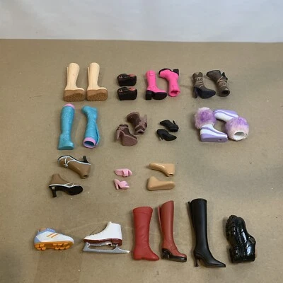 Gran Lote de 11 Zapatos de Muñeca ~ de Muñecas Barbie y Bratz Foto 1 de 4