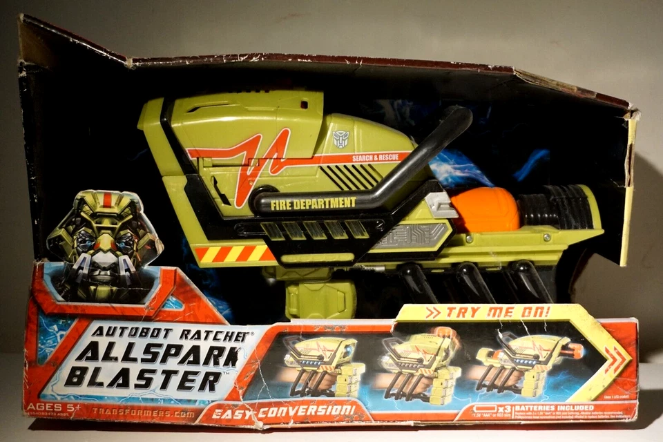 Year 2007 Transformers Movie Electronic AUTOBOT RATCHET ALLSPARK BLASTER - Image 1 of 3