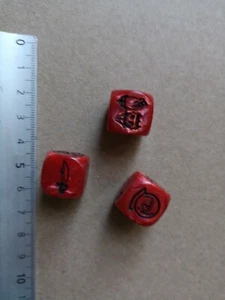 3 RED DICES/WAR OF THE RING/BATTLE OF FIVE ARMIES BOARDGAME+-1/72 20MM /M388 - Picture 1 of 1