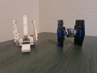LEGO Star Wars Imperial Shuttle (30246) y TIE fighter (8028) Sin instrucciones  Foto 1 de 4