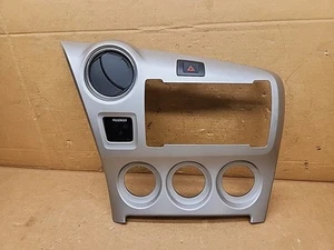 🏁 2009-2013 TOYOTA MATRIX/PONTIAC VIBE DASH RADIO BEZEL - GRAY/SILVER TRIM - Picture 1 of 10