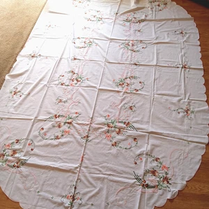Shanghai Oval Hand Embroidered Tablecloth w/11 matching napkins - Picture 1 of 6
