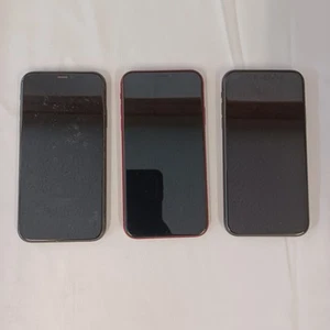 3 Stück Apple iPhone XR gesperrt, nicht bewertet, keine Displayrisse - Bild 1 von 2