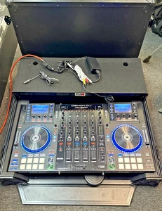 Denon MCX8000 DJ Controller With Hard Professional Case - Picture 1 of 8