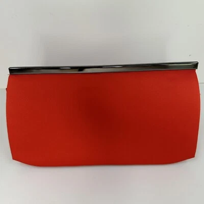 Neiman Marcus Colección San Valentín Rojo Satinado Noche Clutch con Correa para el Hombro Foto 1 de 4