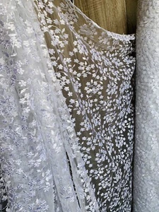 1 YARD WEISS BESTICKT ZWEISCHNEIDIG BLUMEN BRAUT SPITZE STOFF 53" BREIT - Bild 1 von 4