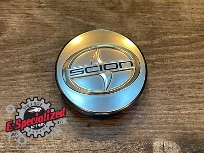 Tapacubos centrales originales Toyota Scion 2005-07 usada solo una Foto 1 de 4