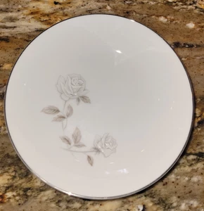 Ensaladera sopa Noritake Rosay 6216 7 3/8" rosa blanca floral platino ribete Japón - Imagen 1 de 4