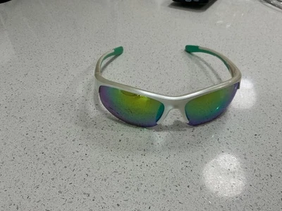 Gafas de sol deportivas Piranha Eyewear Champion FLX-T blancas y verdesas para mujer Foto 1 de 4