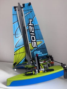 LEGO Technic 42105 Katamaran ohne Anleitung und Karton - Picture 1 of 4