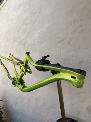 Cuadro pequeño de fibra de carbono Giant Trance Advanced Pro 1 2019 suspensión completa Foto 1 de 4