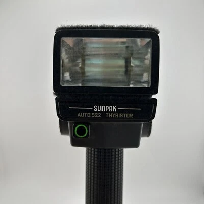 SUNPAK AUTO 522 THYRISTOR HANDLE MOUNT FLASH UNTESTED Without Cord, Used READ!!￼ - Image 1 of 4