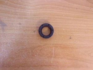 OMC Johnson Evinrude Seal 517302 Number on Seal - Picture 1 of 5