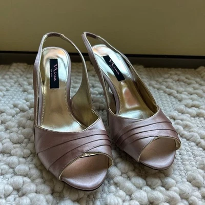 Tacones Nina Peep Toe en champán metálico nuevos sin caja talla 10 Foto 1 de 4