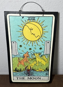 Vintage 1971 U.S. Games Tarotkarte Der Mond Holz Wandkunst Plakette hängend 10"x6" - Bild 1 von 9