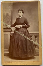 orig. CDV Foto Fotografie Frau Dame Mode um 1865 Stuttgart Gaugler