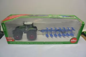 Siku 1:50 DieCast car Fendt 936 Tractor With Double Mature and Plough # 1955 - Picture 1 of 4