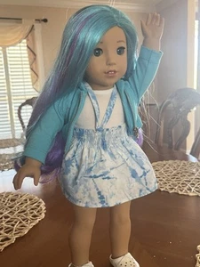 Muñeca American Girl Truly Me ojos azules, cabello púrpura/turquesa, piel clara - Imagen 1 de 8