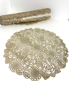 Round Gold Placemats 15 Inch Rose Flower Vinyl Place Mats set/4 - Bild 1 von 3