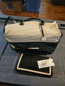 Brahmin Greta Crème Geldbörse und Portemonnaie aus glattem & schwarzem Leder mit Krokoprägung - Bild 1 von 24