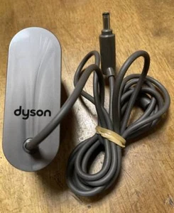 Dyson 205720-04 205720-09 26.10v 780mA Power AC Adapter Charge US - Picture 1 of 1