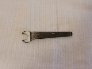 Llave vintage modelo Cox coche ranura 3/16" 1 5/8" largo hecha en EE. UU. - Imagen 1 de 3
